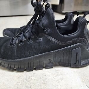 Nike Men's Black Sneakers